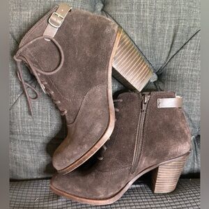 NWOT Lucky Brand Dark Brown Suede Ankle Booties women’s size 6
